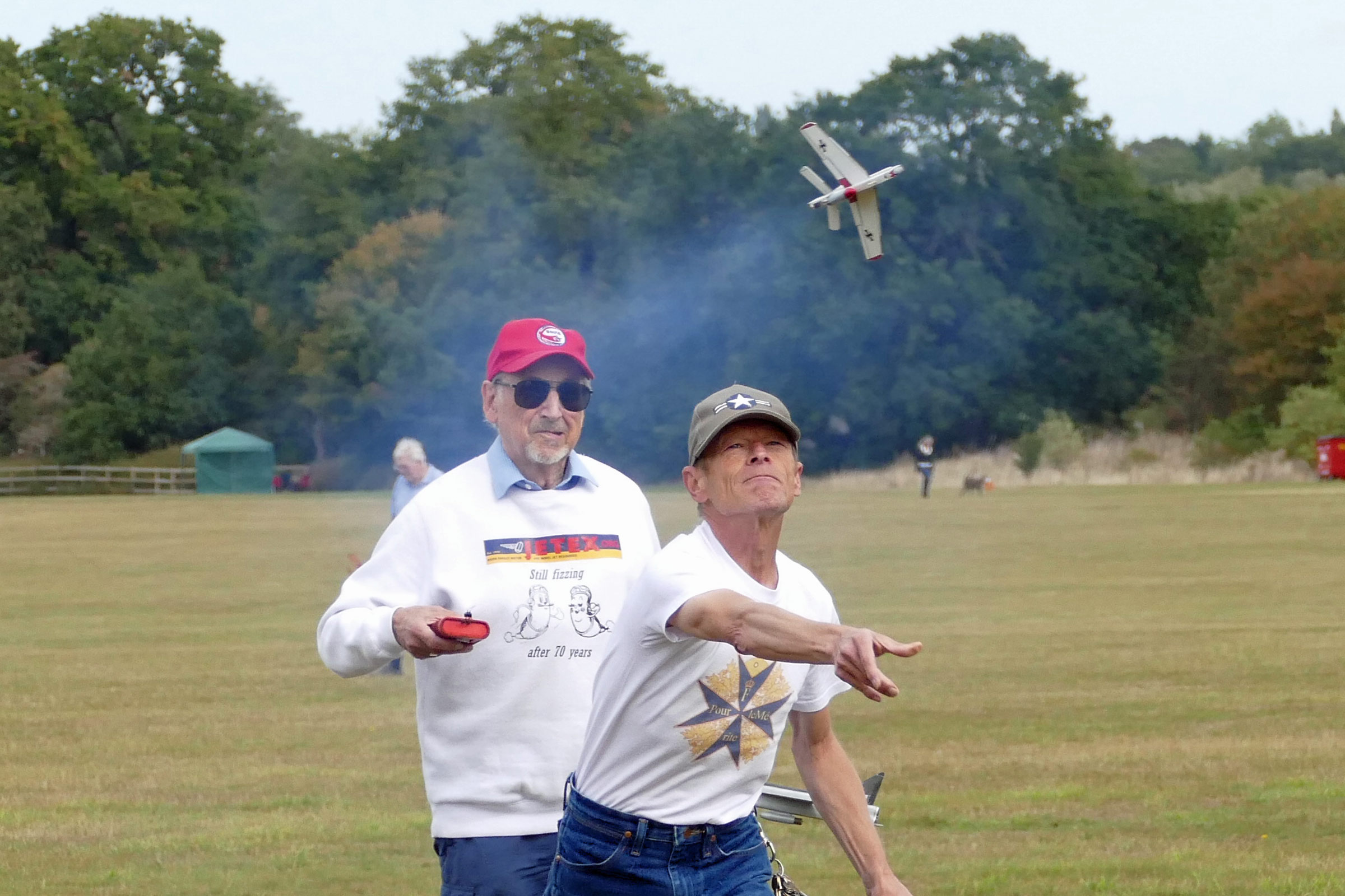 Mr Fizzle using 70 years of knowledge to make sure Andy Blackwell launches Simon Young’s new F-84F Thunderjet correctly 2025 Flying Aces.  