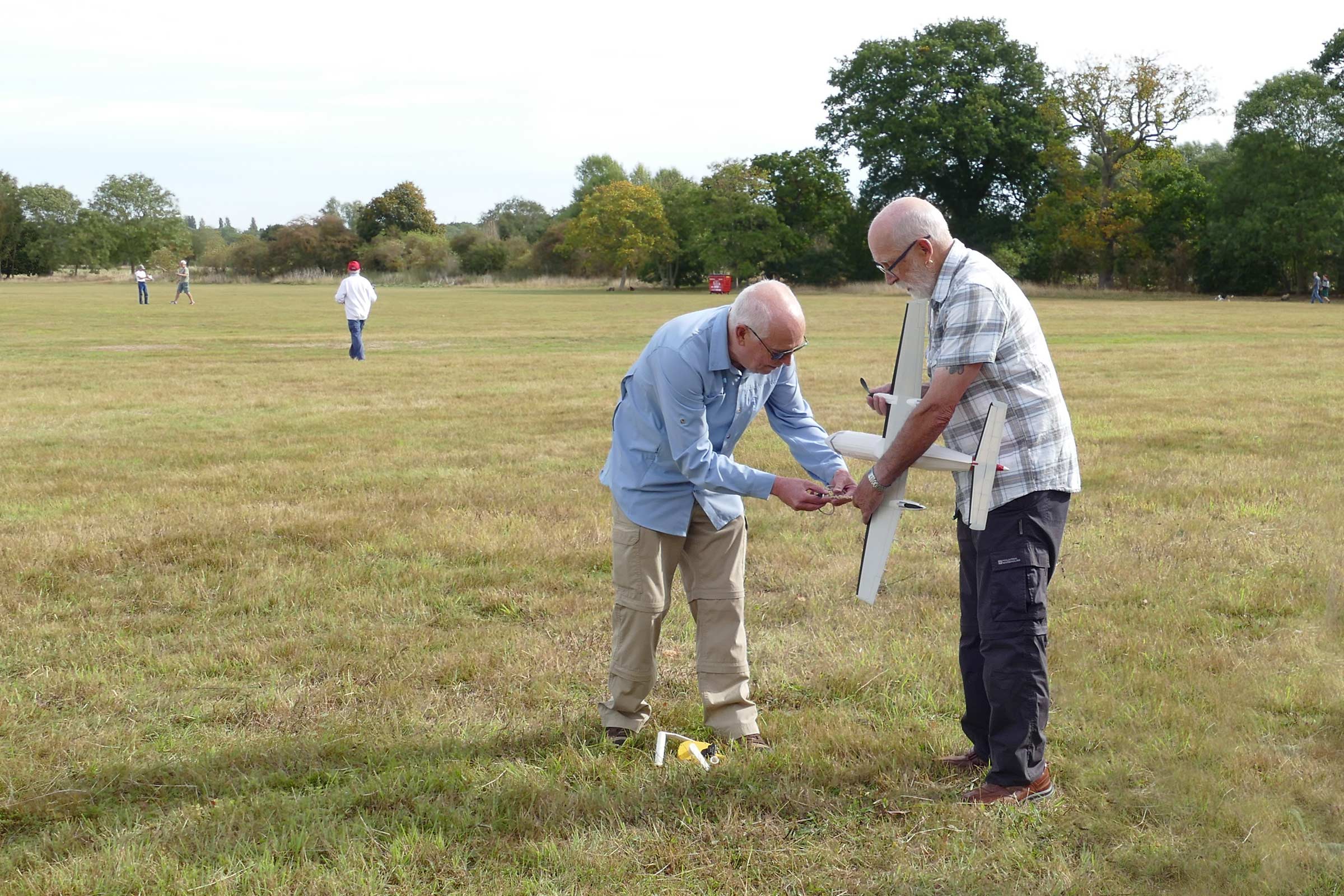 Mike Stuart winding his twin rubber powered DHC Dash 8 Flying Aces 2025.